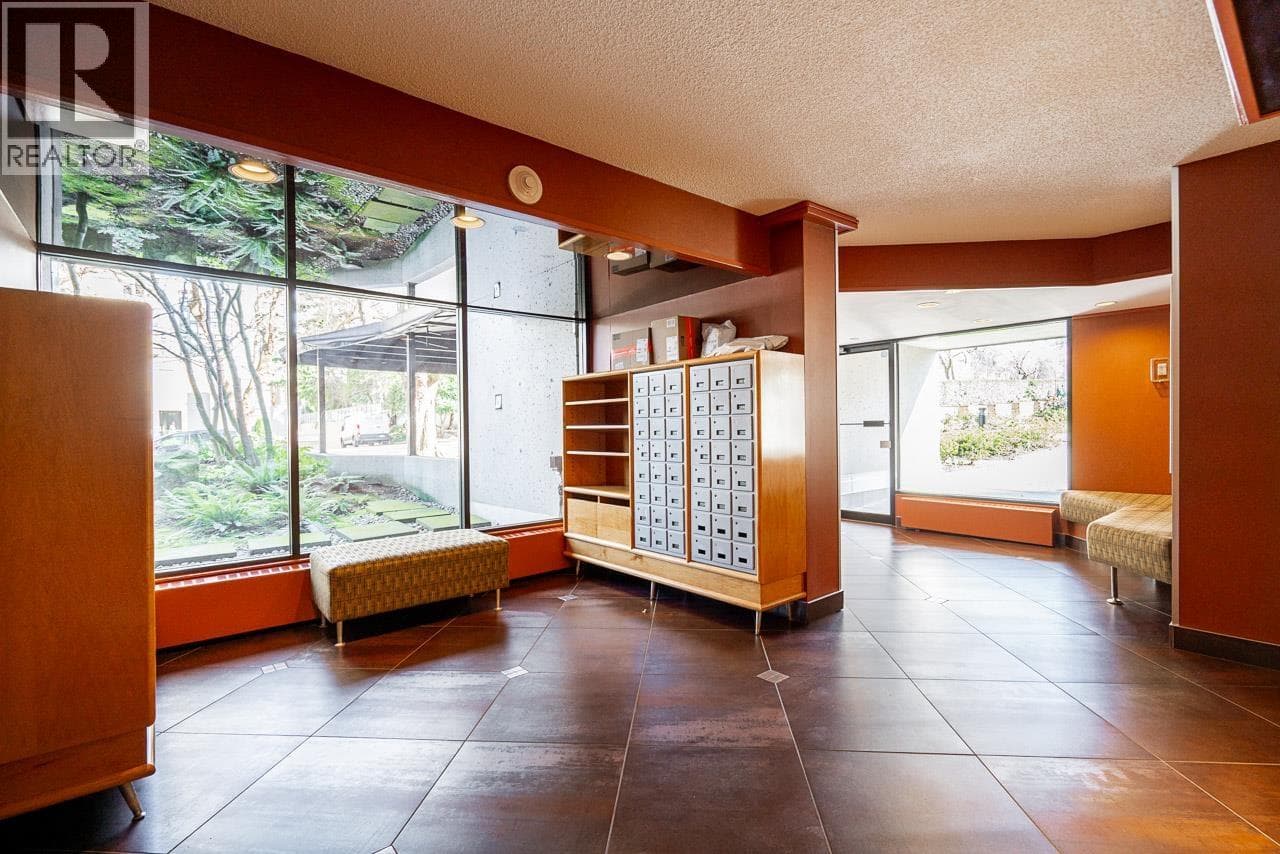 204 1740 COMOX STREET photo 5