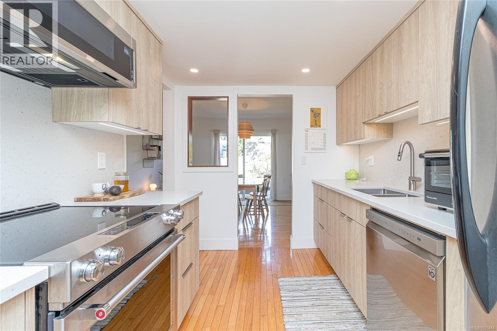 13 6172 Alington Rd photo 2