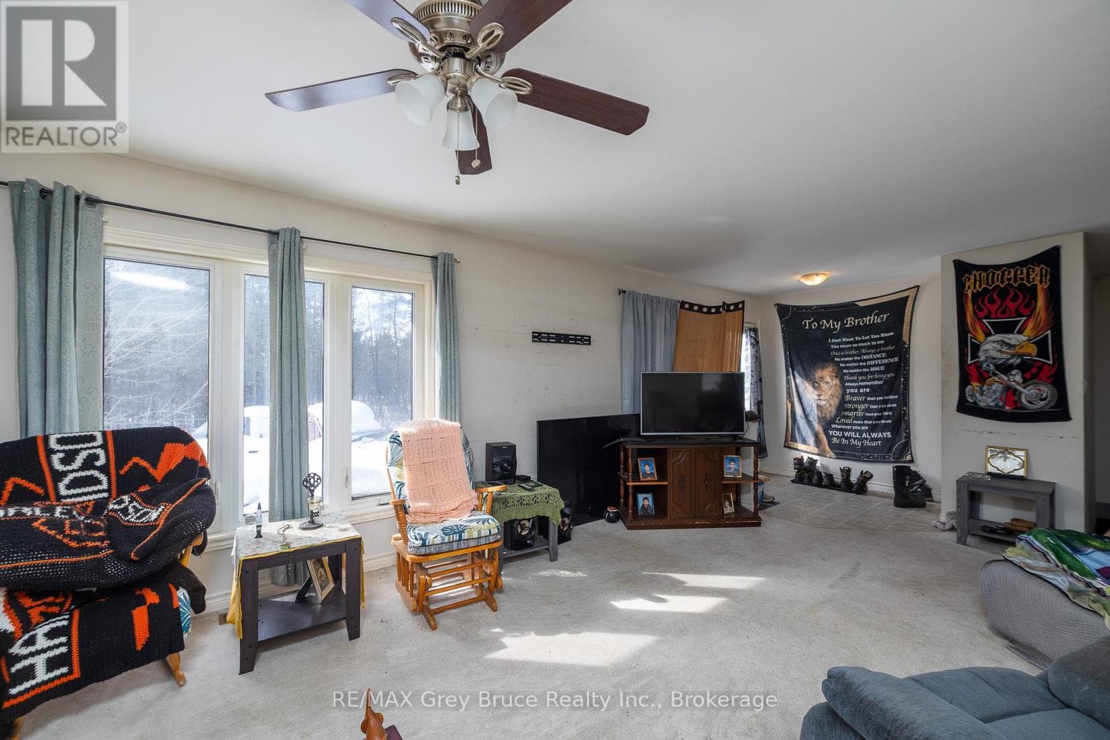 260 SPRING CREEK ROAD photo 3