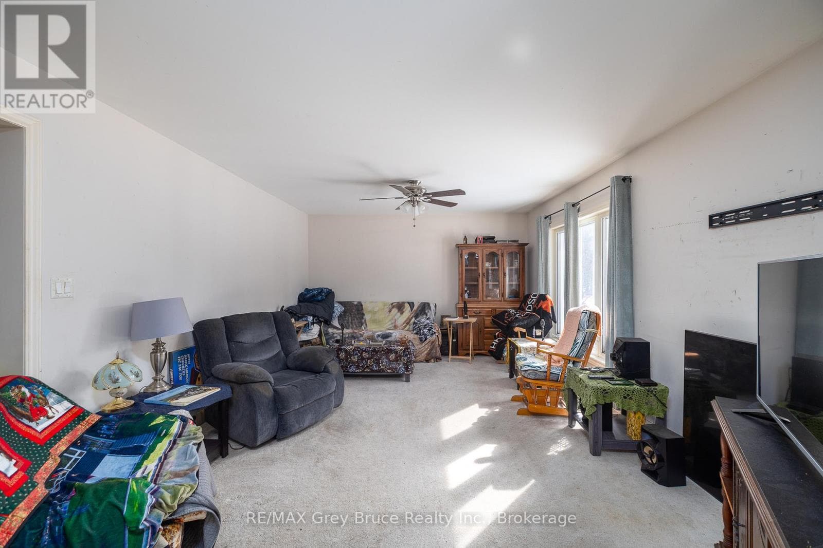 260 SPRING CREEK ROAD photo 4