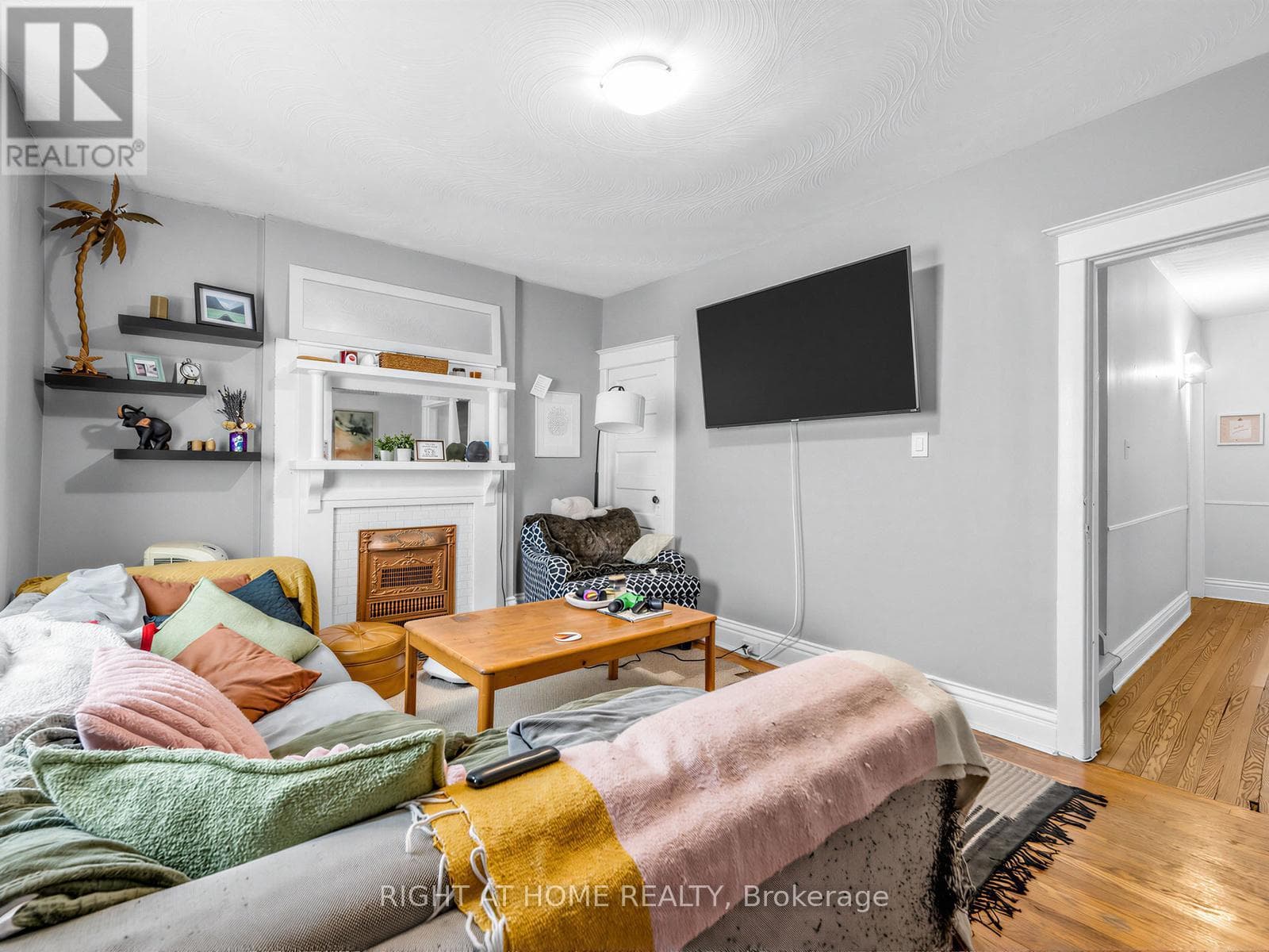 542 CRAWFORD STREET photo 4