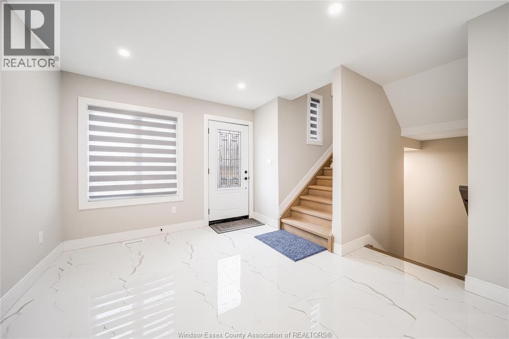 1156 WELLINGTON AVENUE photo 3