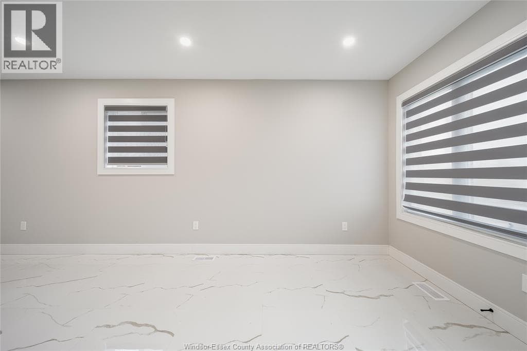 1156 WELLINGTON AVENUE photo 4