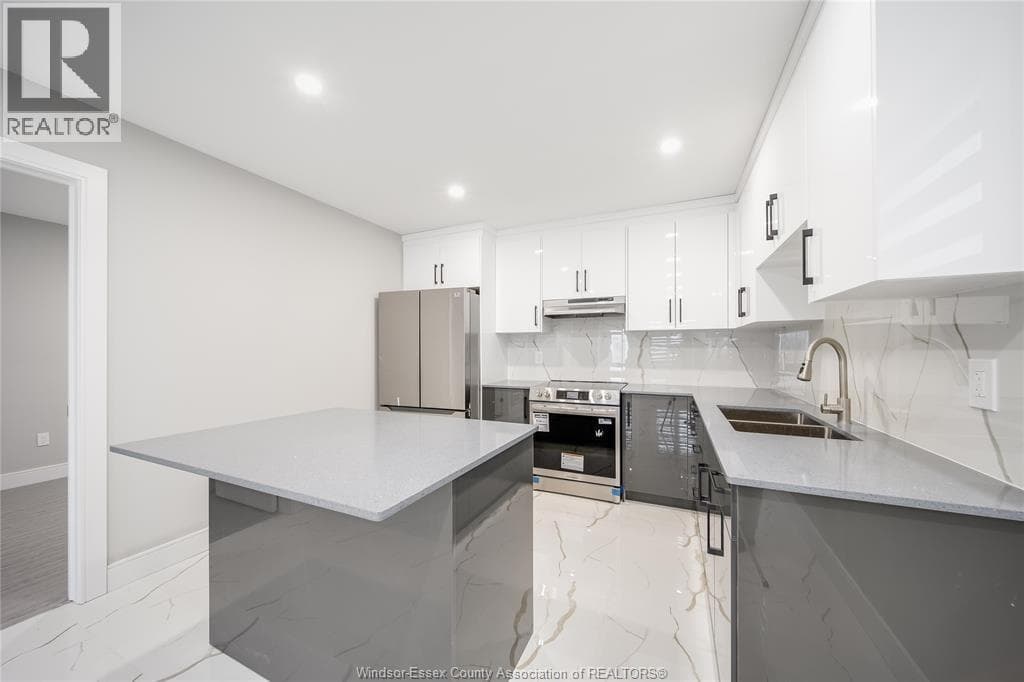 1156 WELLINGTON AVENUE photo 5