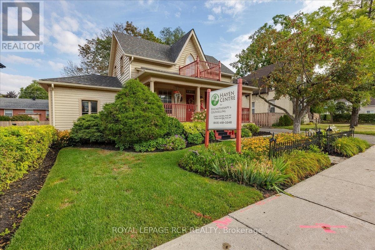 50 WELLINGTON STREET E photo 2