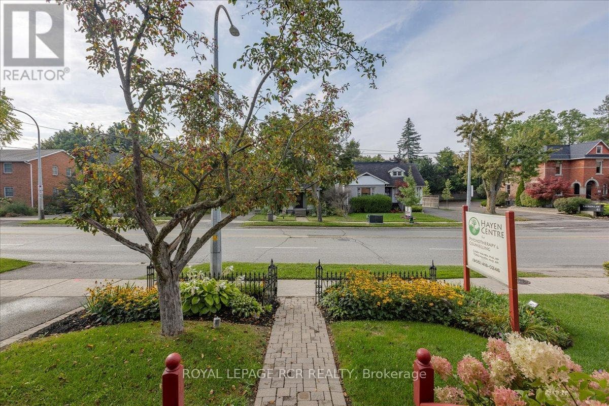 50 WELLINGTON STREET E photo 5