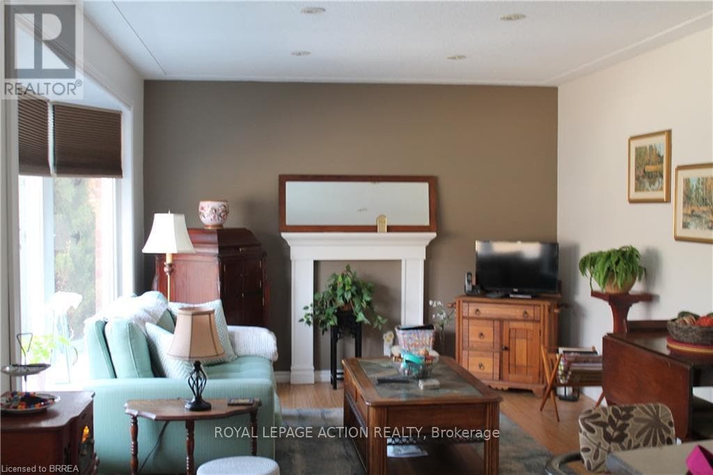 27 COLLINGDON DRIVE photo 2