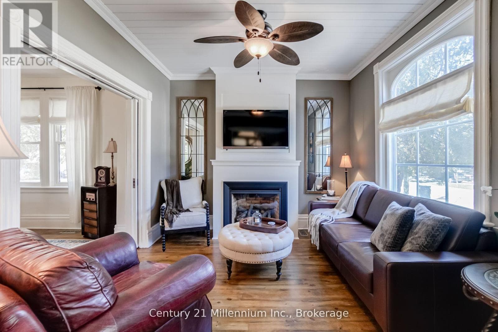 439 BIRCH STREET photo 5
