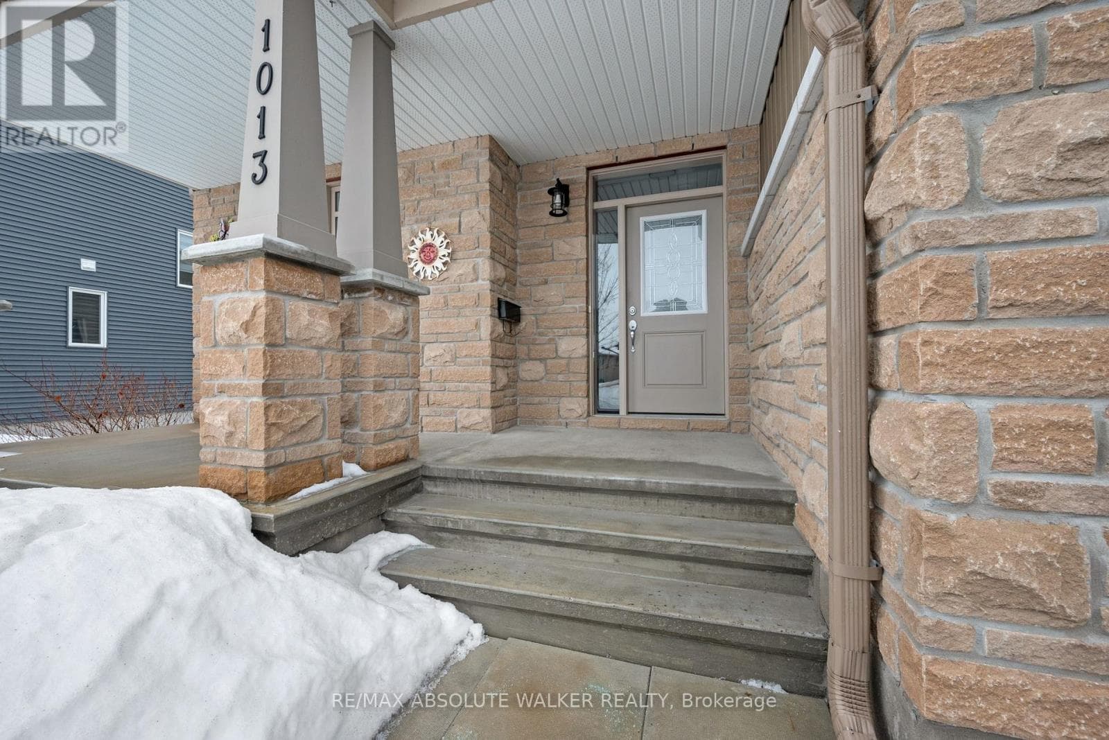 1013 DIAMOND STREET photo 3