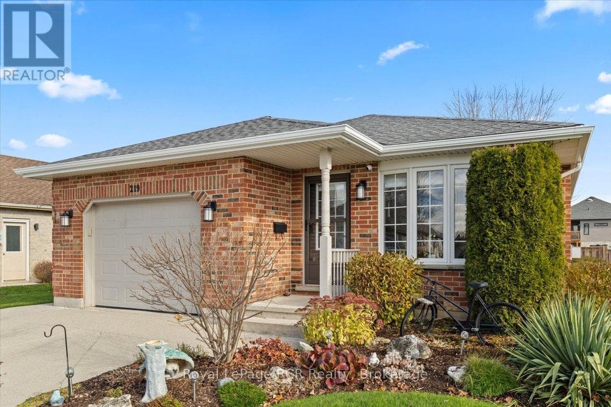 3 bed 3 bath single family at 219 16TH AVENUE CRESCENT — $599,900