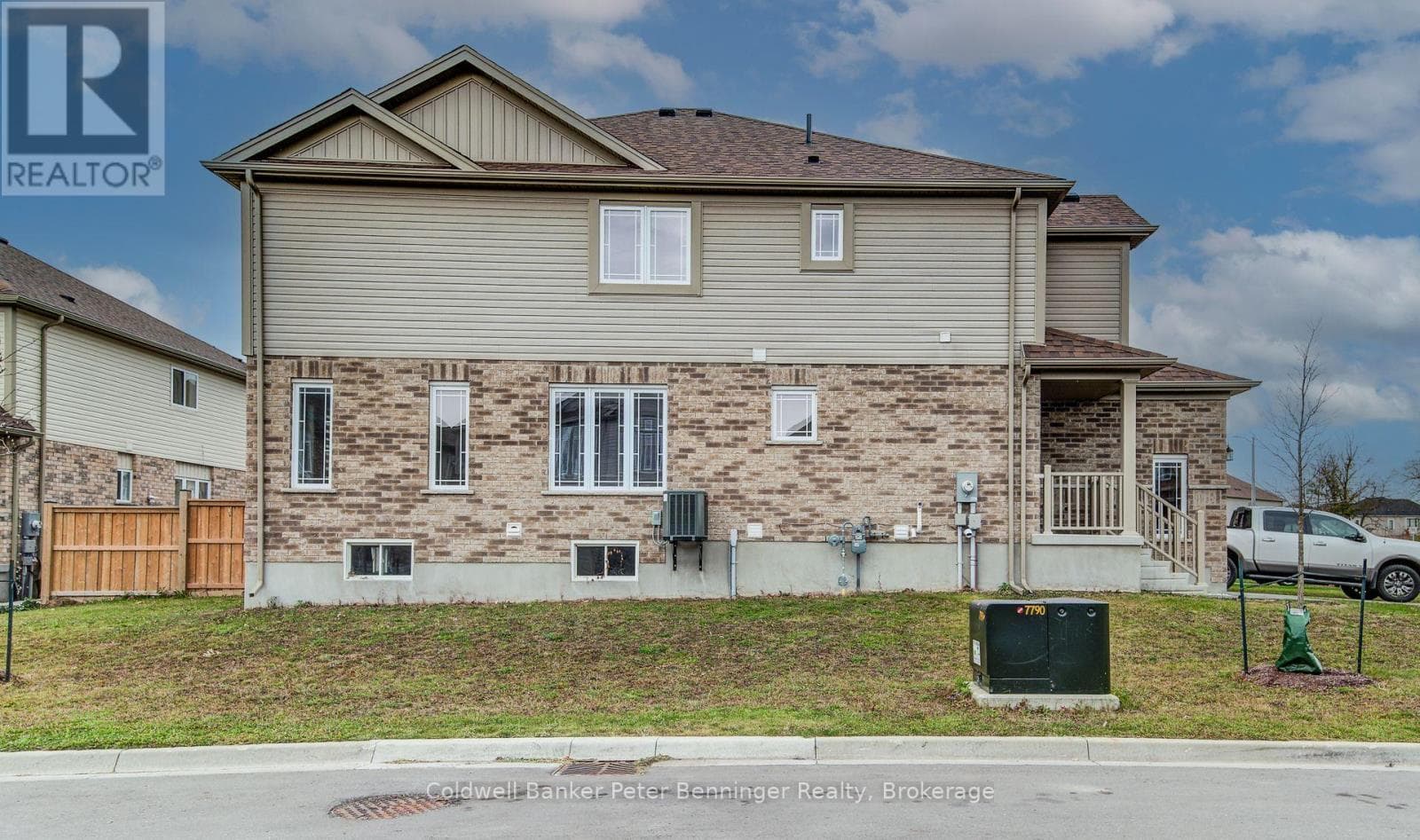 77 JOHN BRABSON CRESCENT photo 3