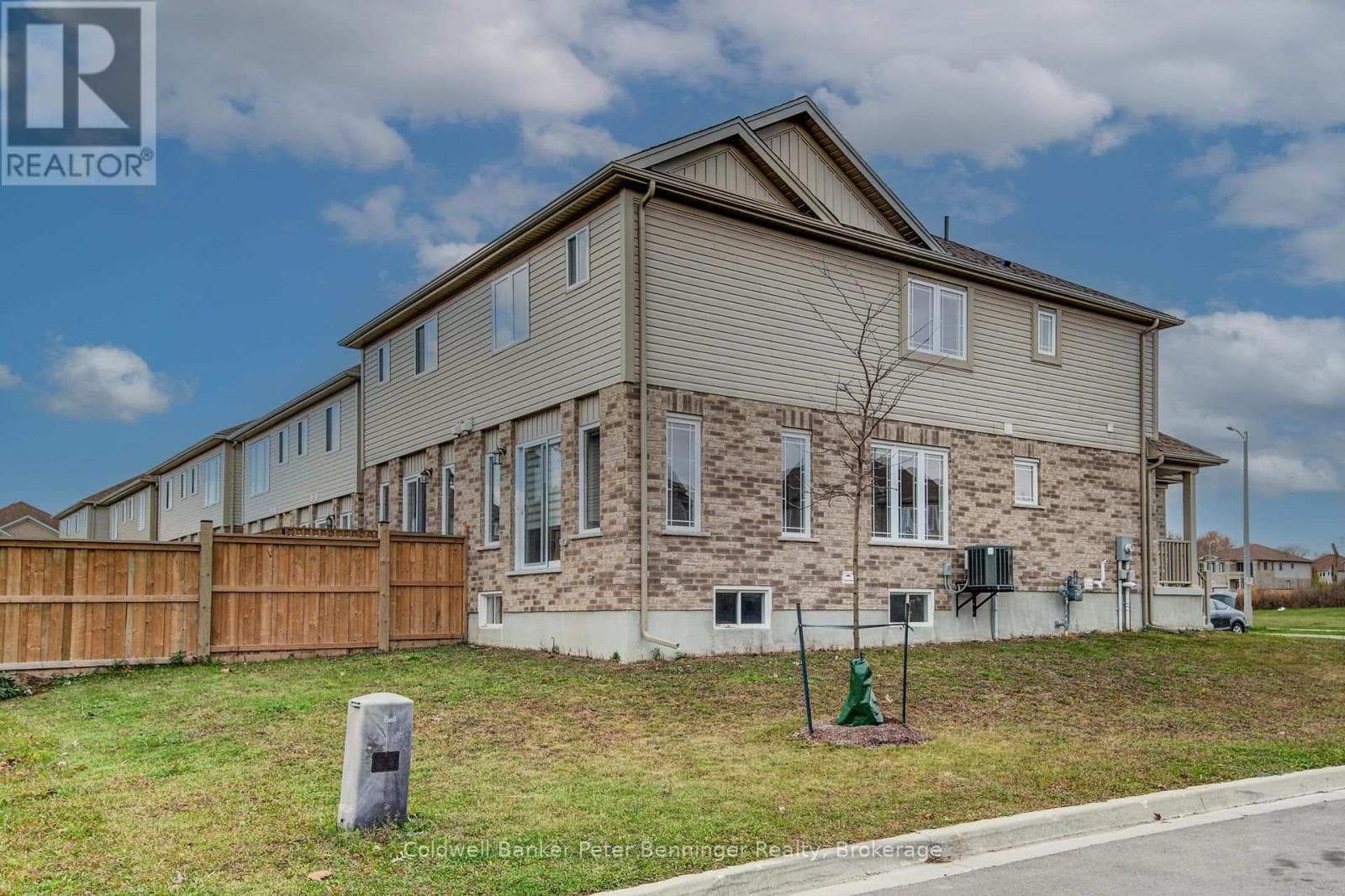 77 JOHN BRABSON CRESCENT photo 4