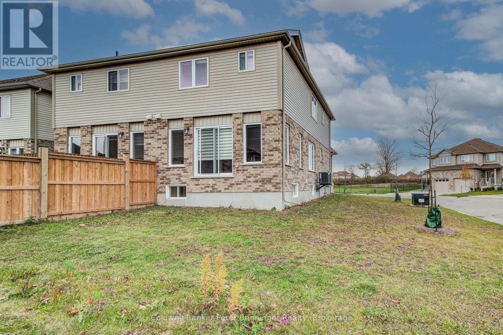 77 JOHN BRABSON CRESCENT photo 5