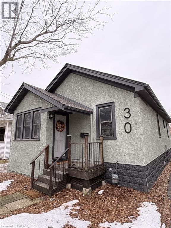 4 bed 2 bath single family at 30 EASTCHESTER Avenue — $477,500