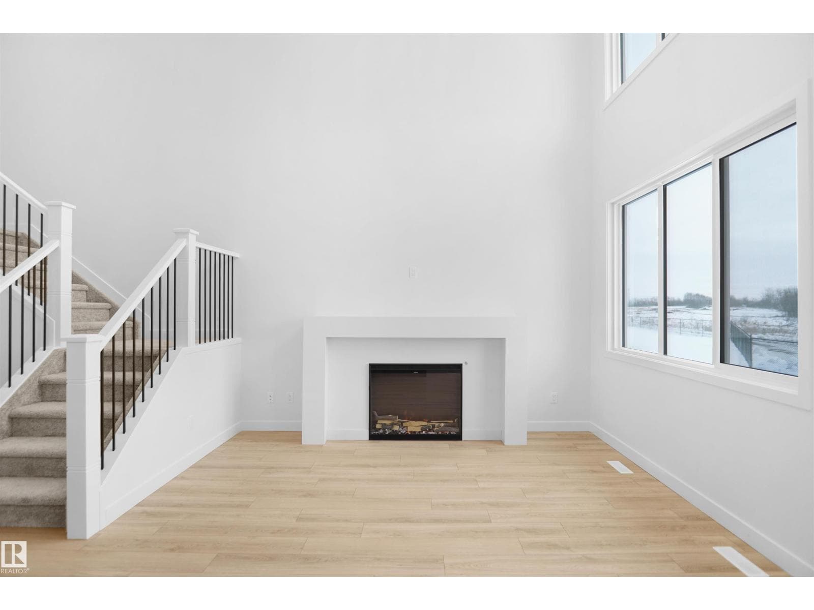 1323 11 AV NW photo 4
