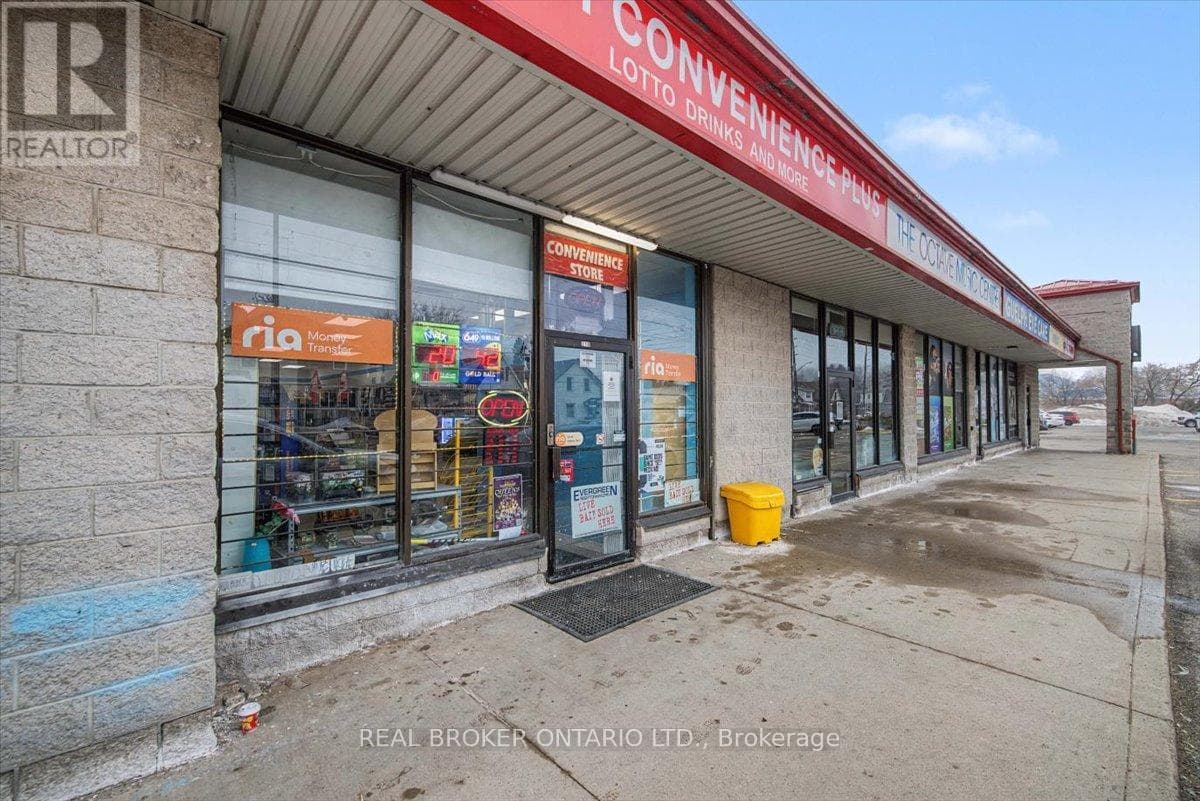 218 VICTORIA ROAD S photo 3