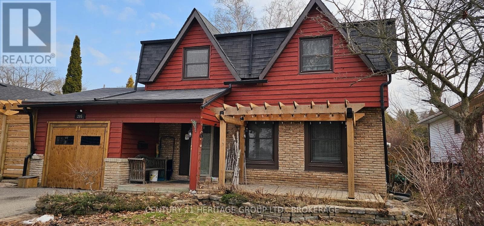 205 KEEWATIN STREET photo 2