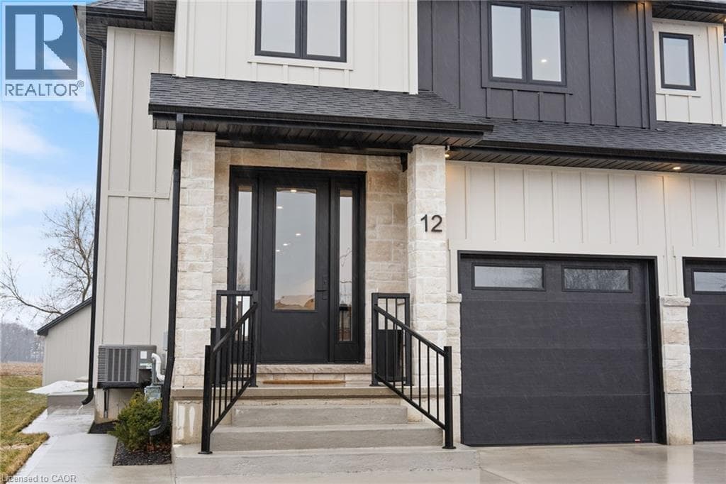 12 MACNEIL Court photo 2