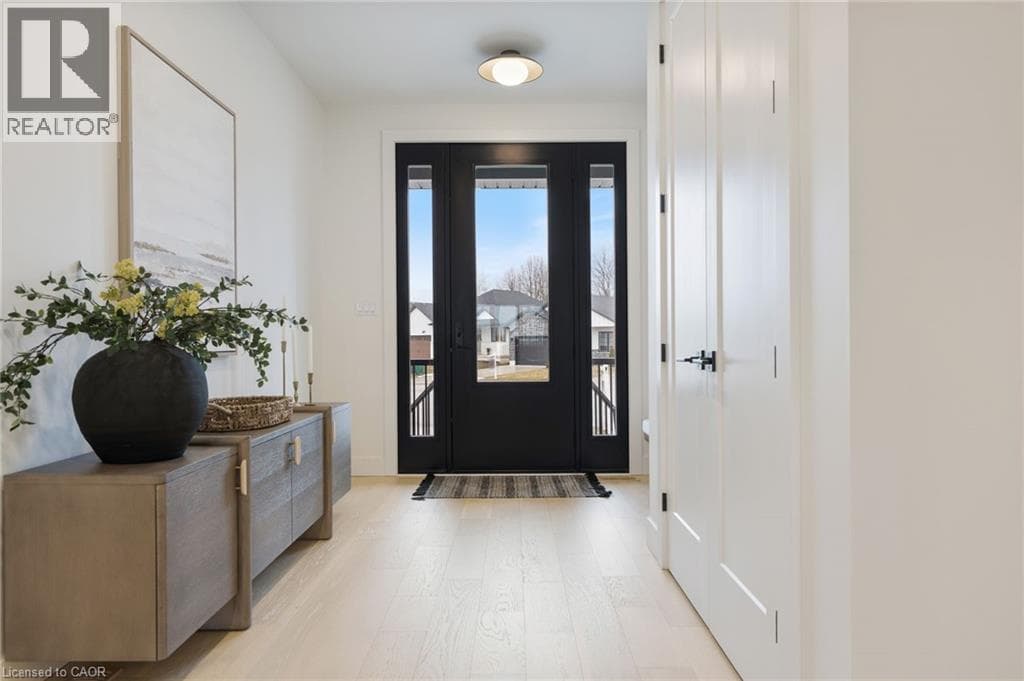 12 MACNEIL Court photo 3