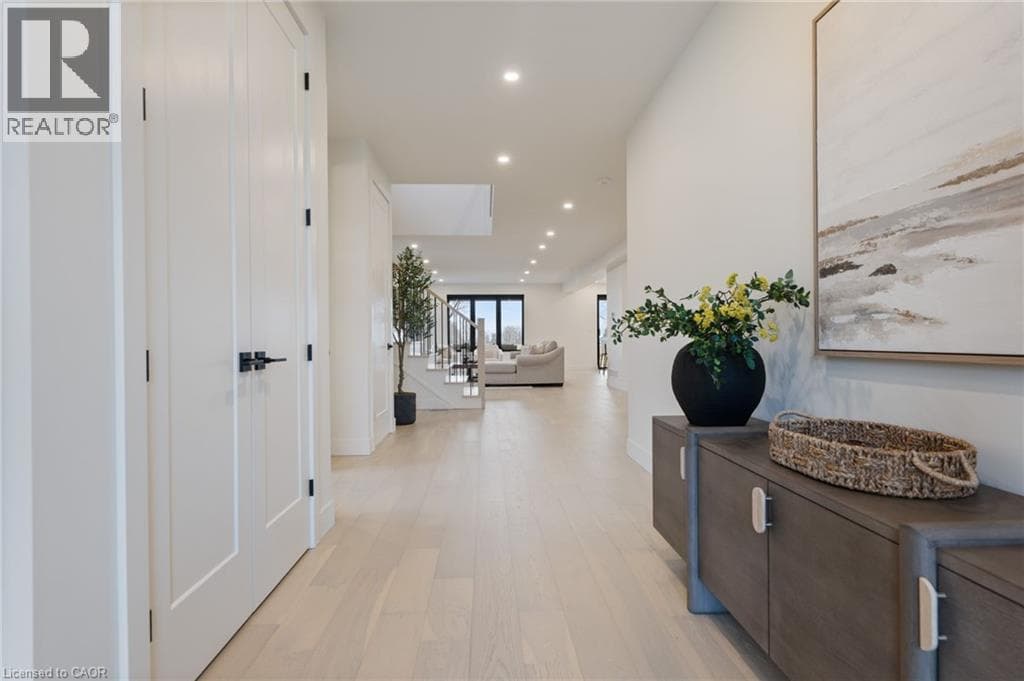 12 MACNEIL Court photo 5