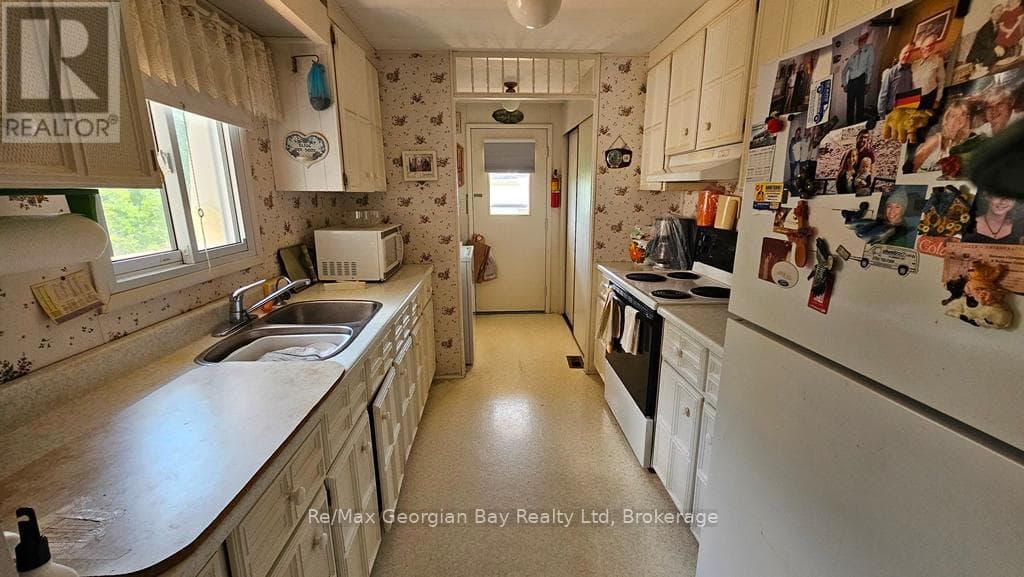 27 MIMOSA DRIVE photo 3