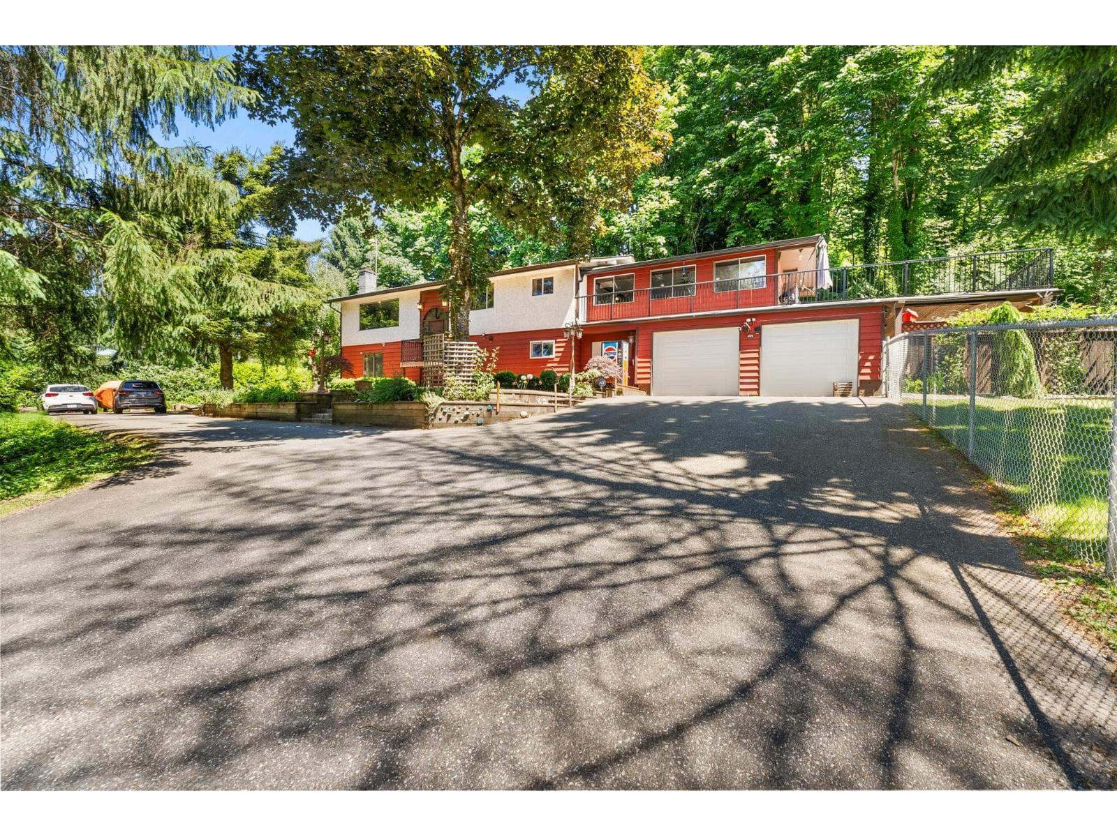 194 CLOVERMEADOW CRESCENT photo 3
