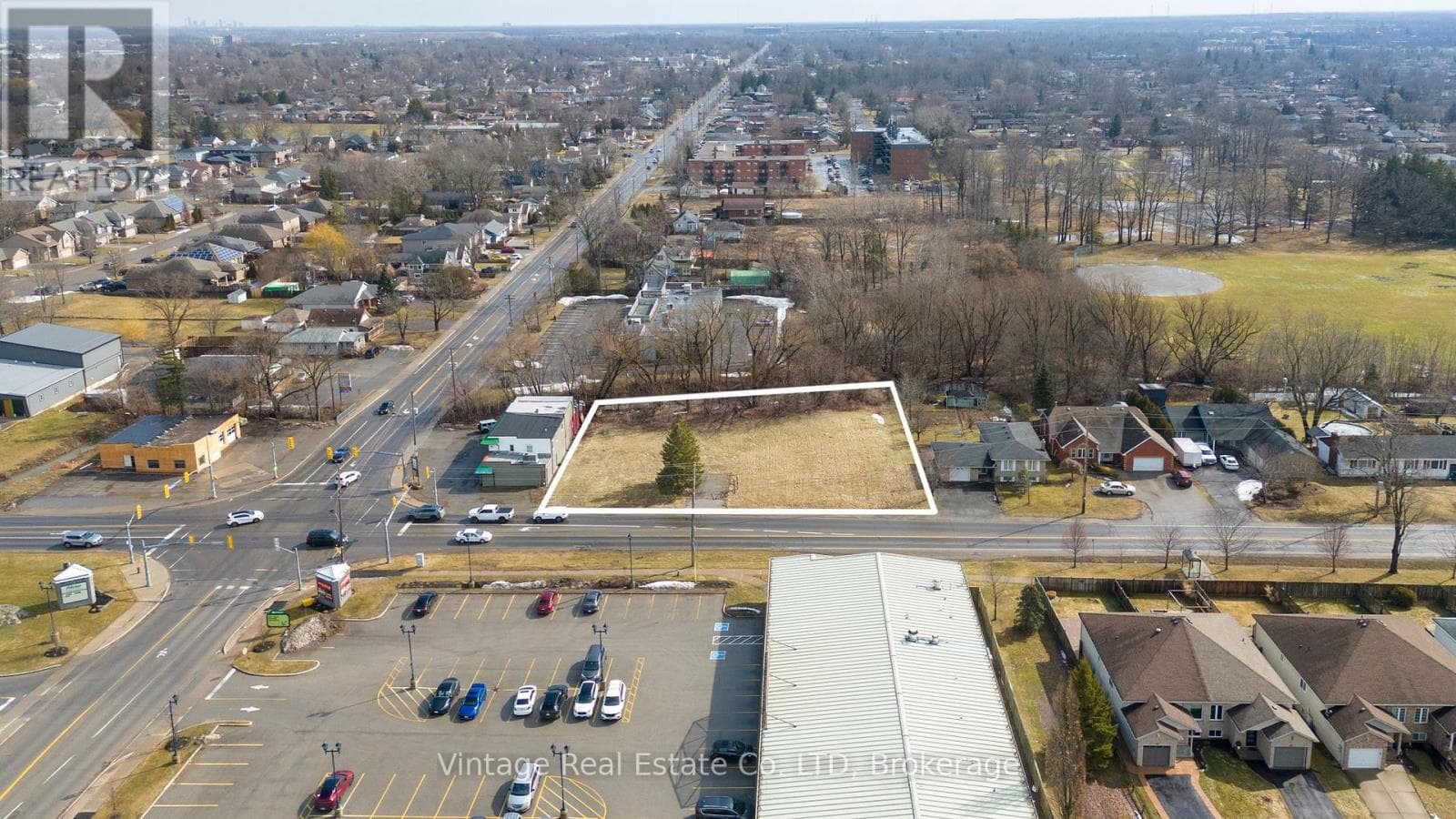 592 SOUTH PELHAM ROAD photo 3