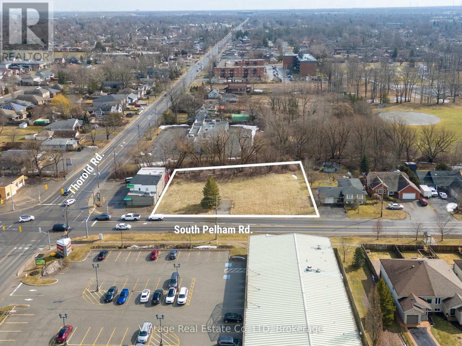 592 SOUTH PELHAM ROAD photo 4