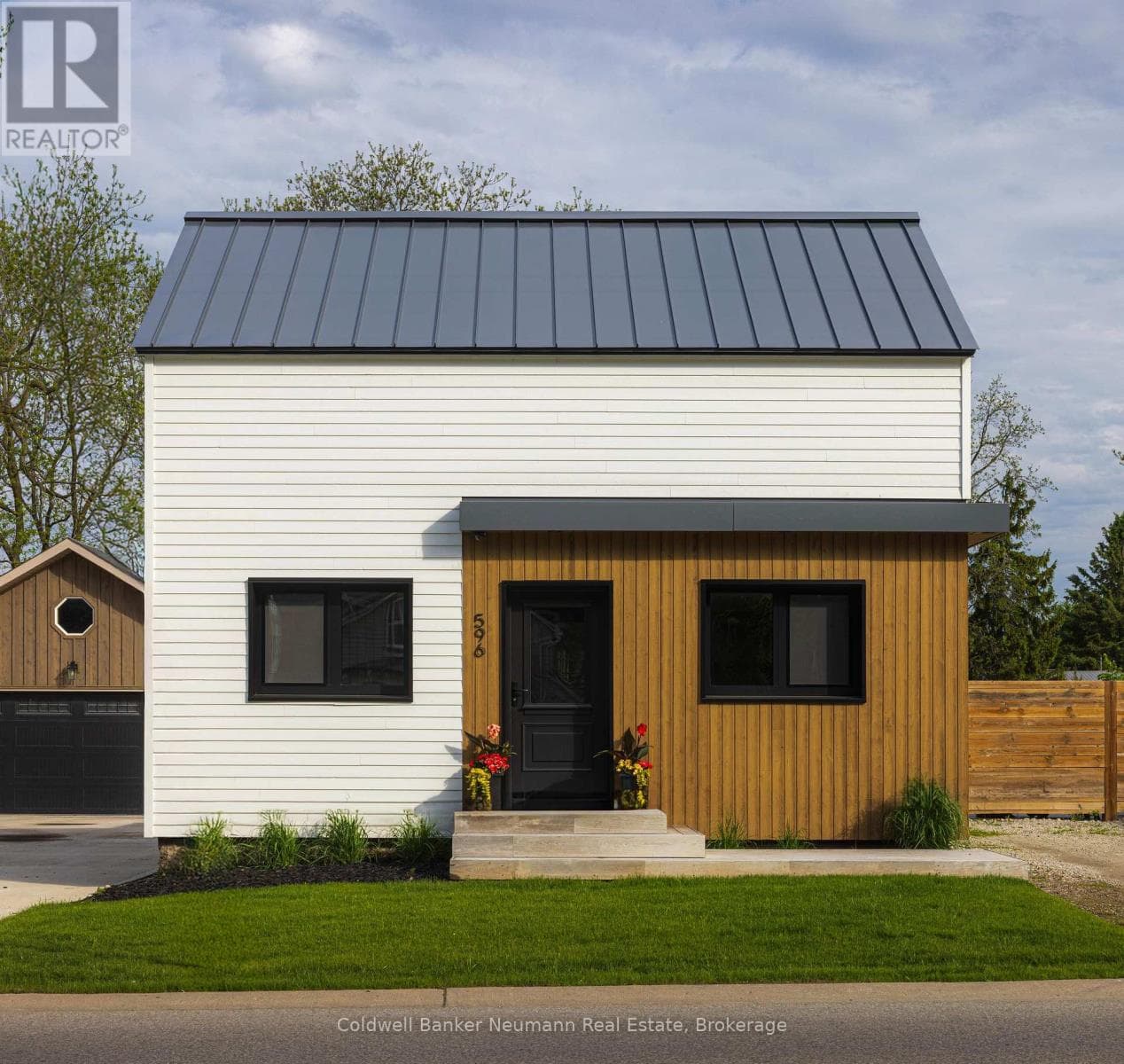 596-598 ARKELL ROAD photo 2