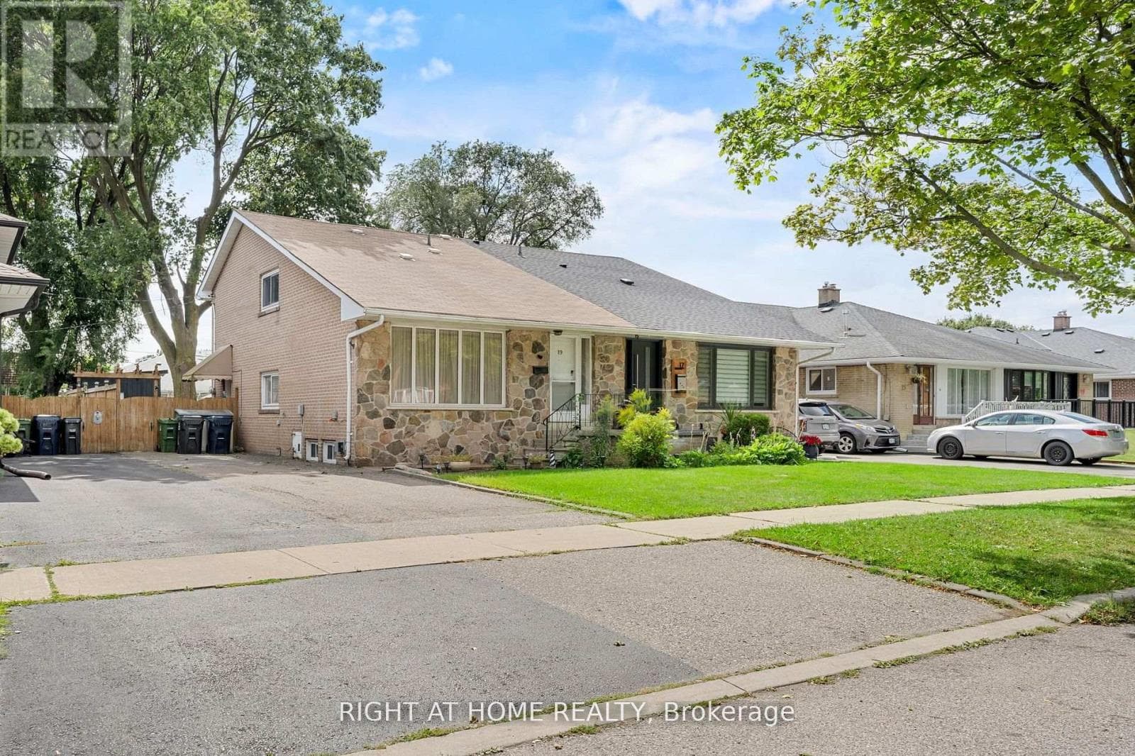 6 bed 3 bath single family at 19 DUNSANY CRESCENT — $929,900