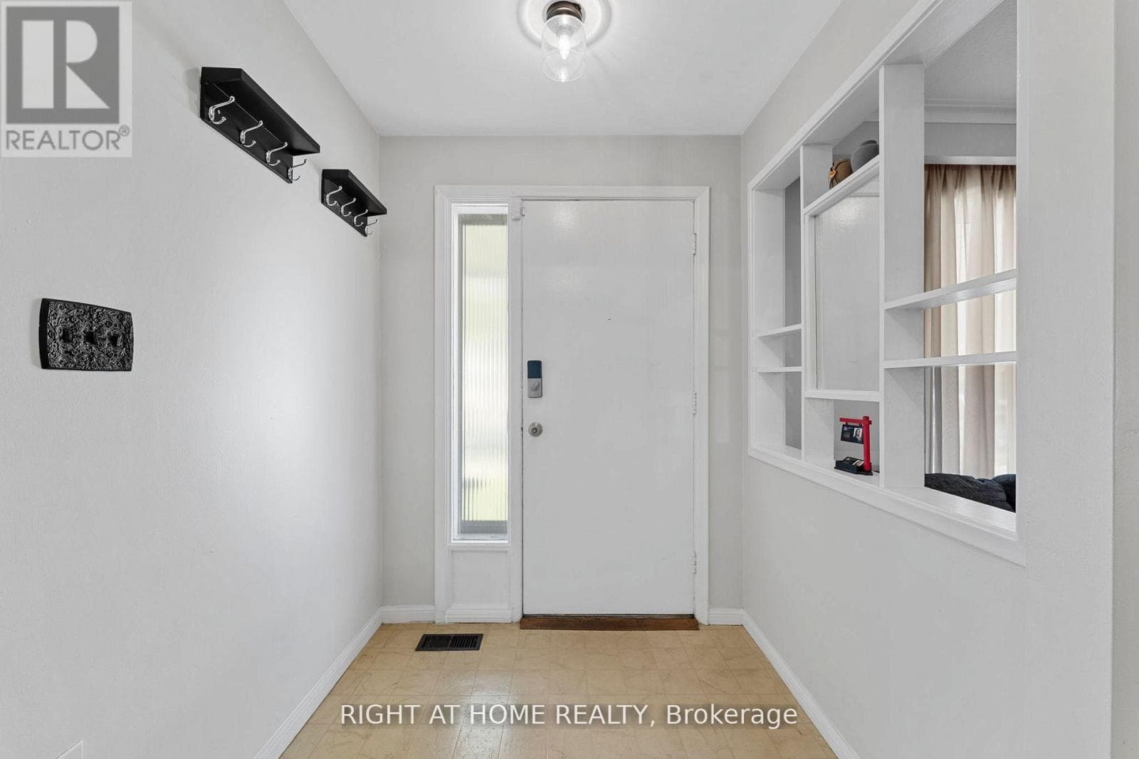 19 DUNSANY CRESCENT photo 4