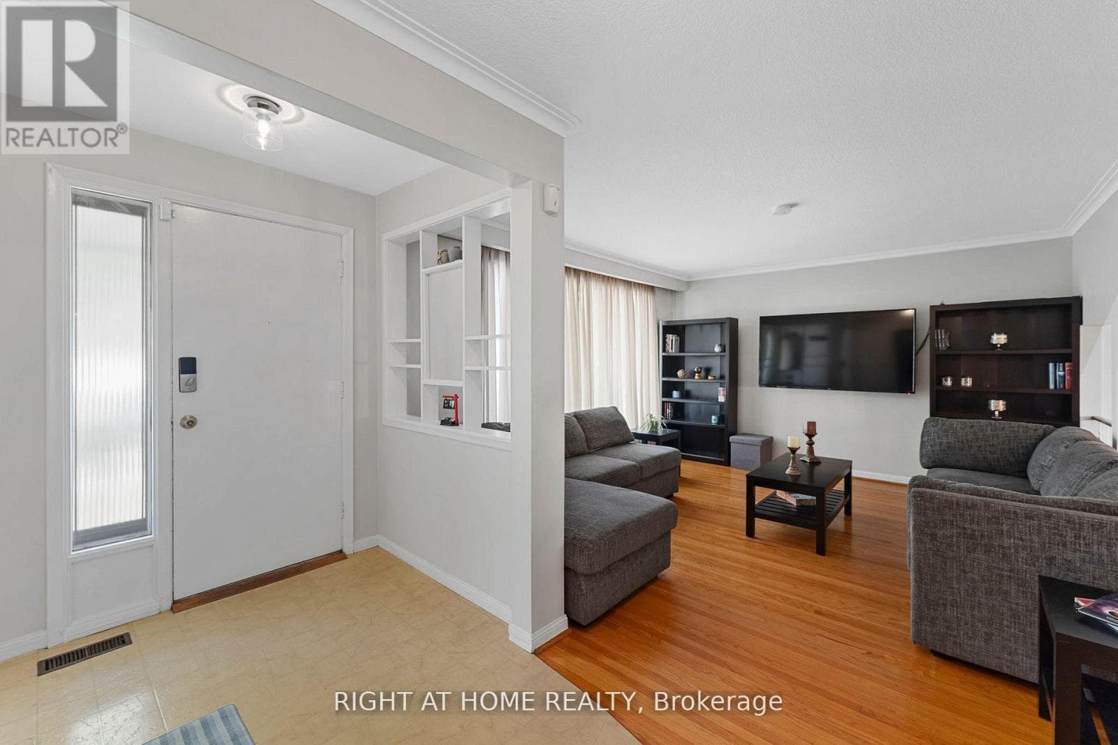 19 DUNSANY CRESCENT photo 5