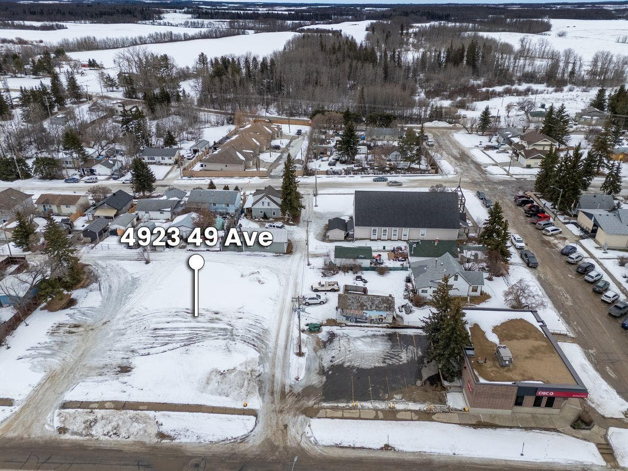 4923  49 Ave photo 2