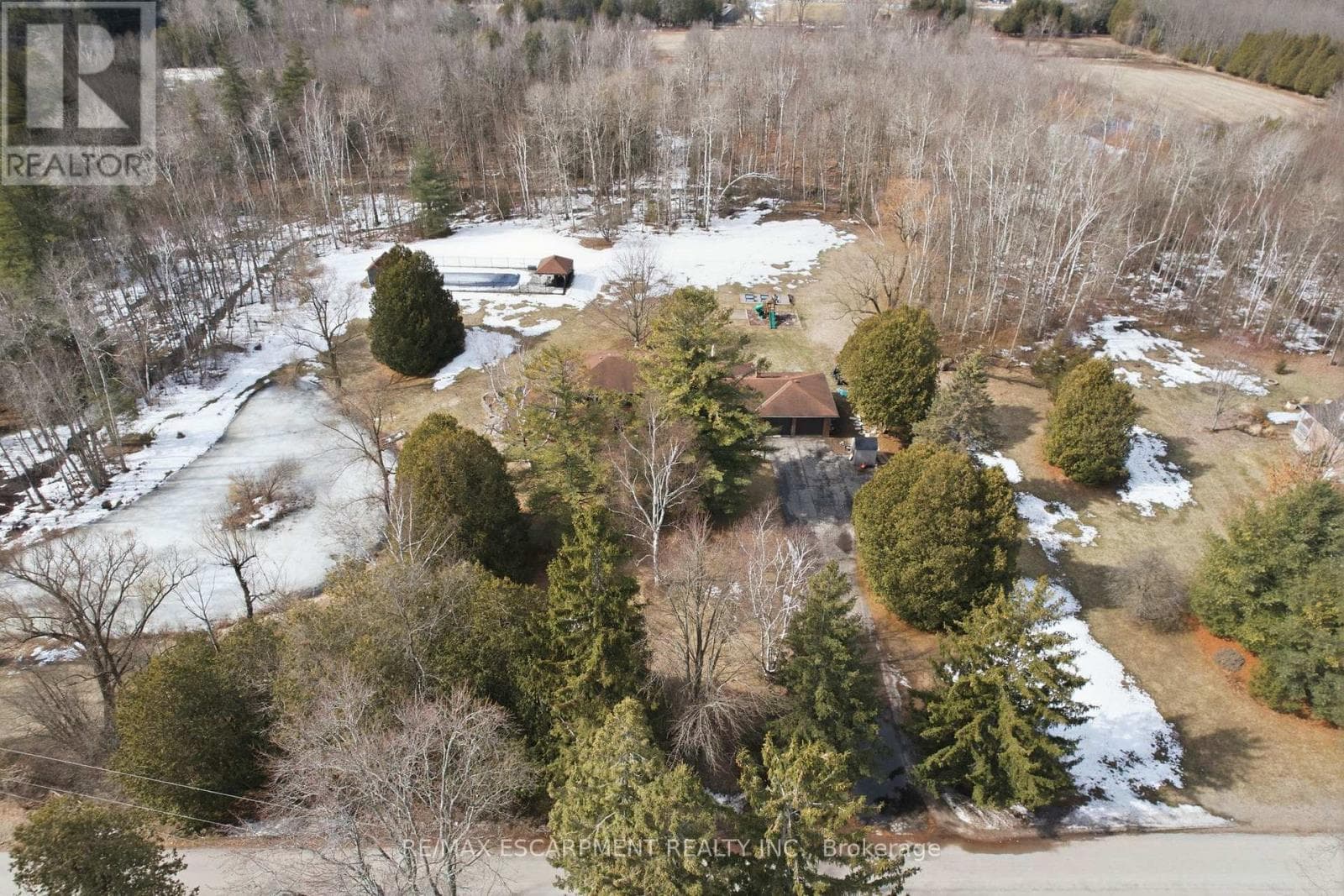 3918 MADDAUGH ROAD photo 4