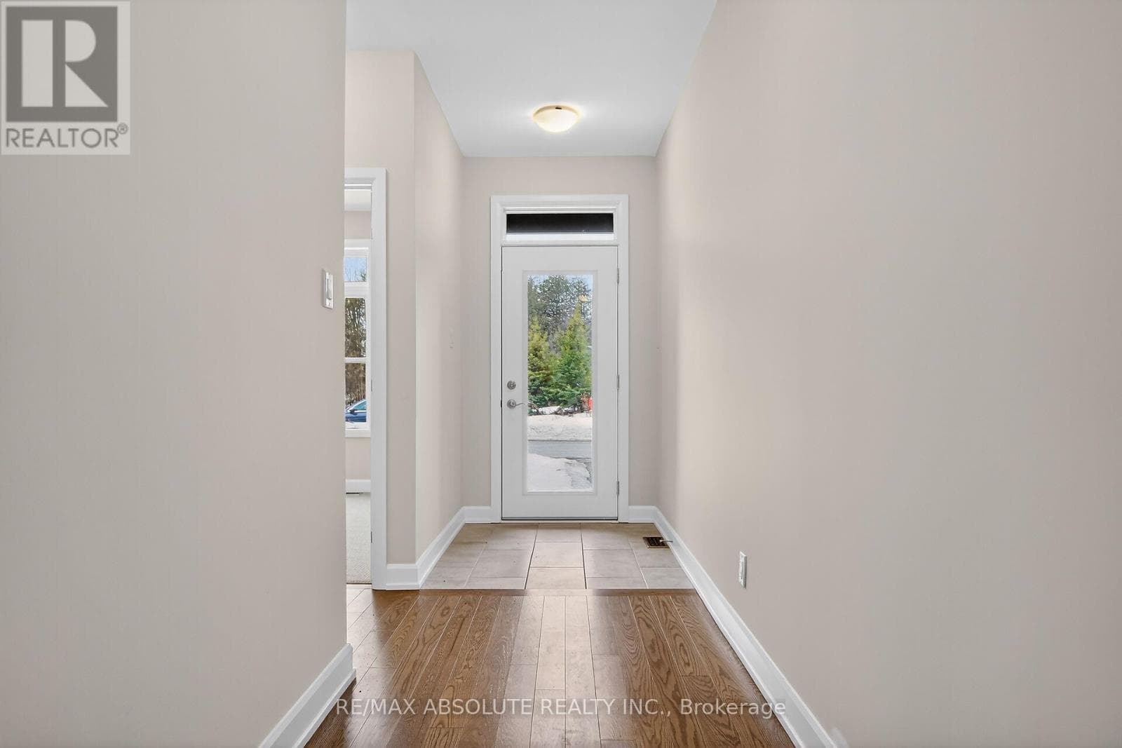 379 EQUINELLE DRIVE photo 2