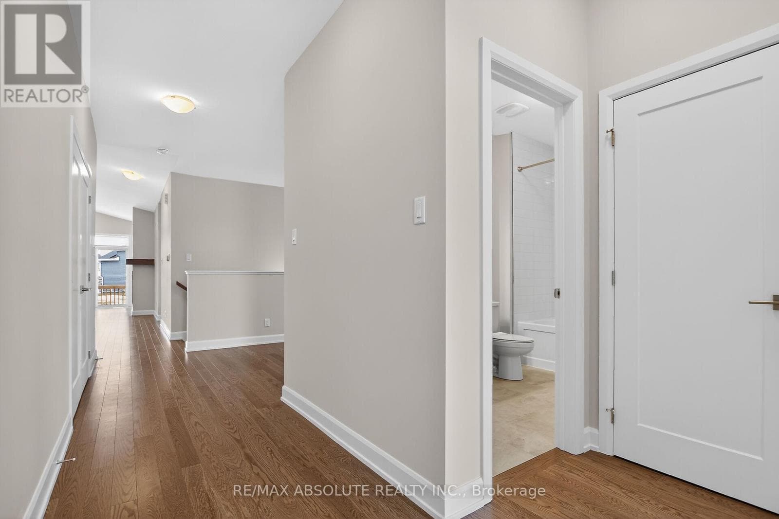 379 EQUINELLE DRIVE photo 4