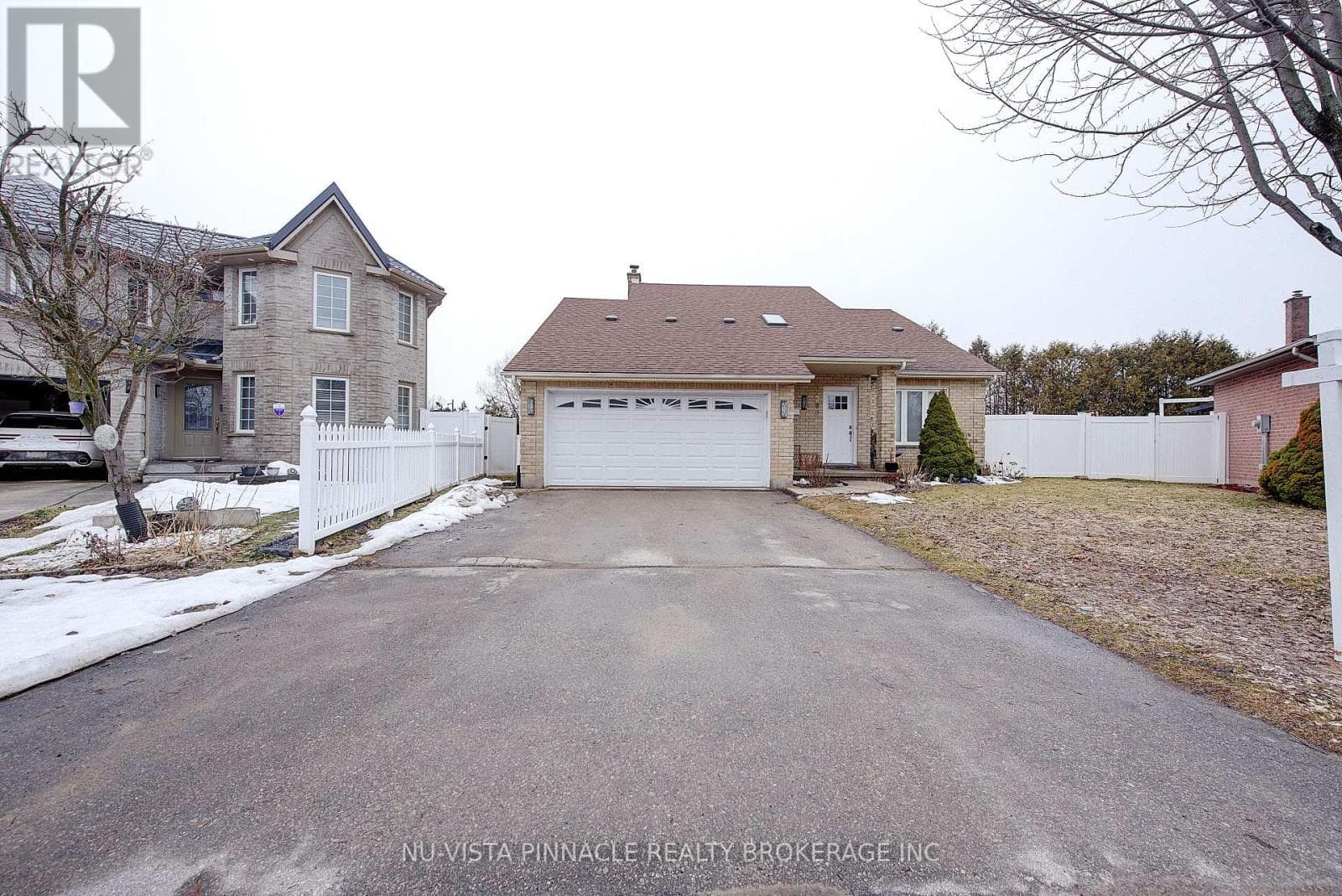 200 CONWAY COURT photo 3