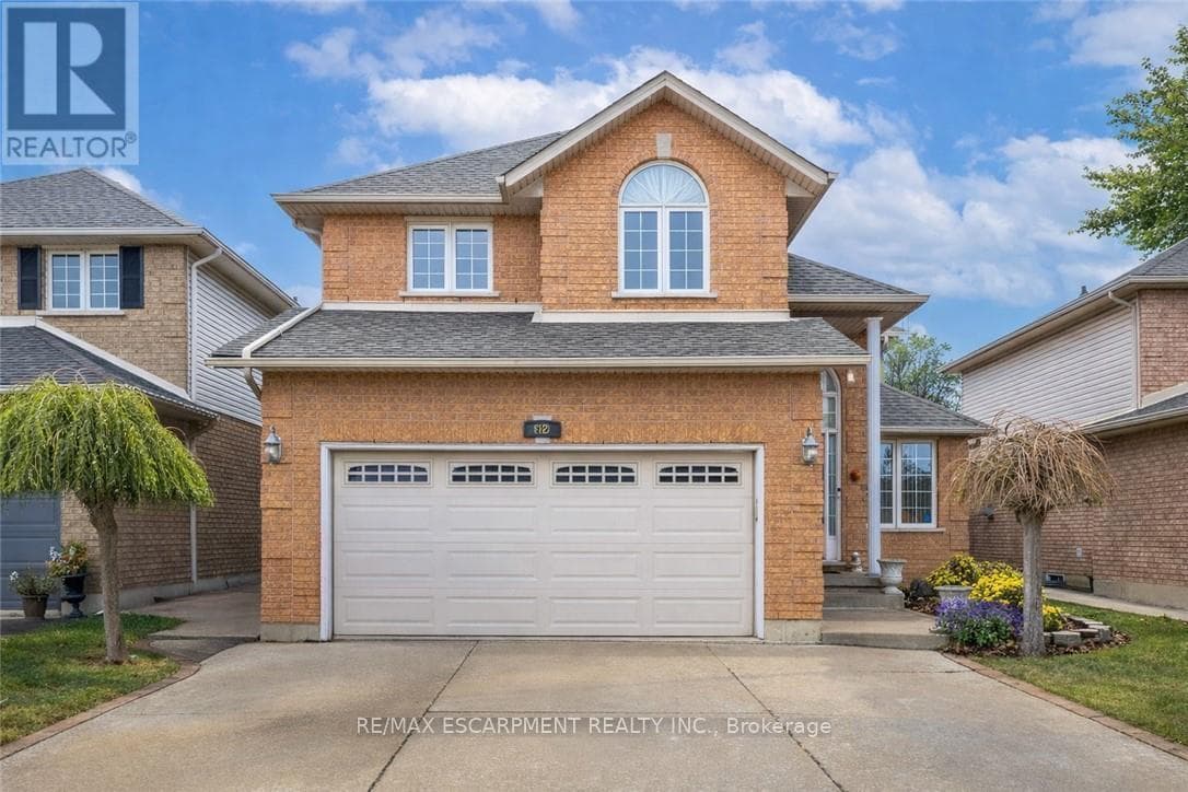 42 HILLGARDEN DRIVE photo 2