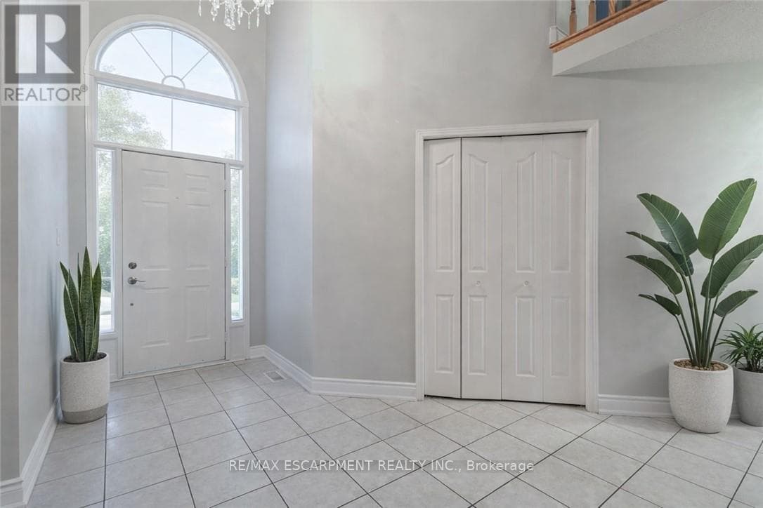 42 HILLGARDEN DRIVE photo 3