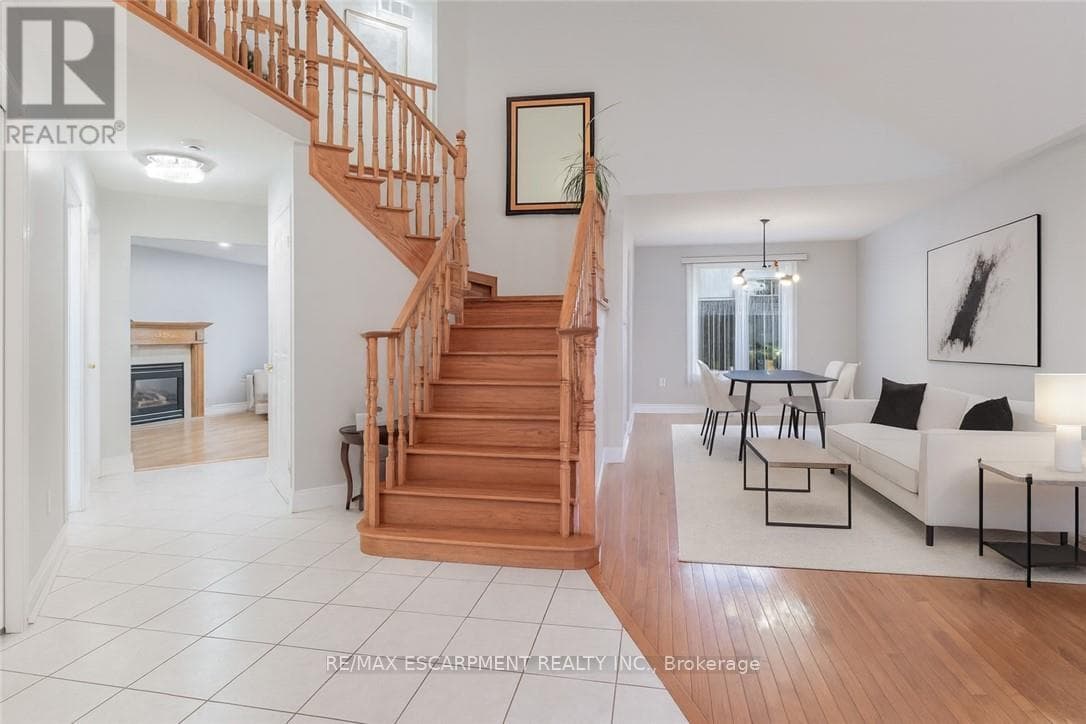 42 HILLGARDEN DRIVE photo 5