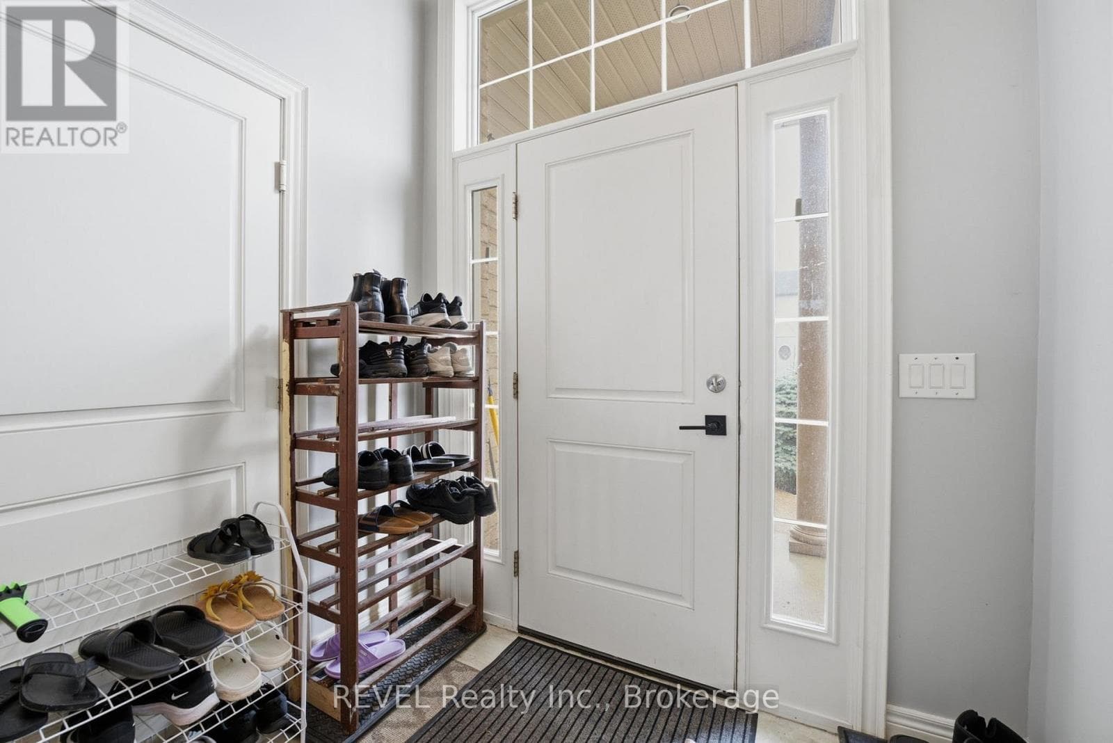 8846 ANGIE DRIVE photo 5