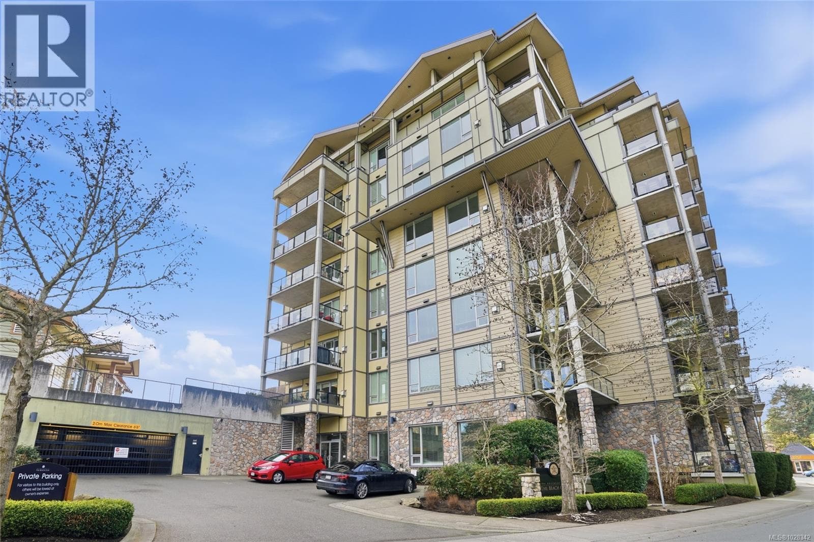 1 bed 1 bath single family at 305 194 Beachside Dr — $399,900