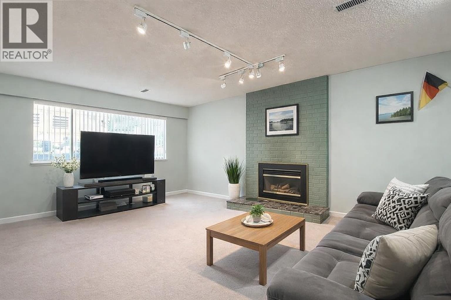5716 48B AVENUE photo 5