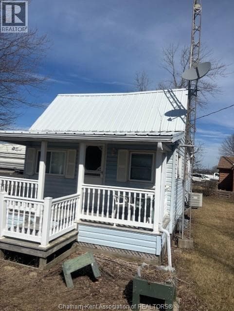 1 bed 1 bath single family at 18640 ERIE SHORE DRIVE — $399,999