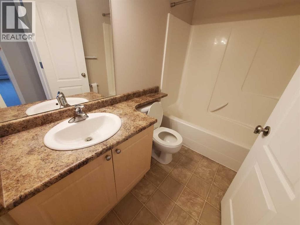 411, 1615 41 Street — photo 3
