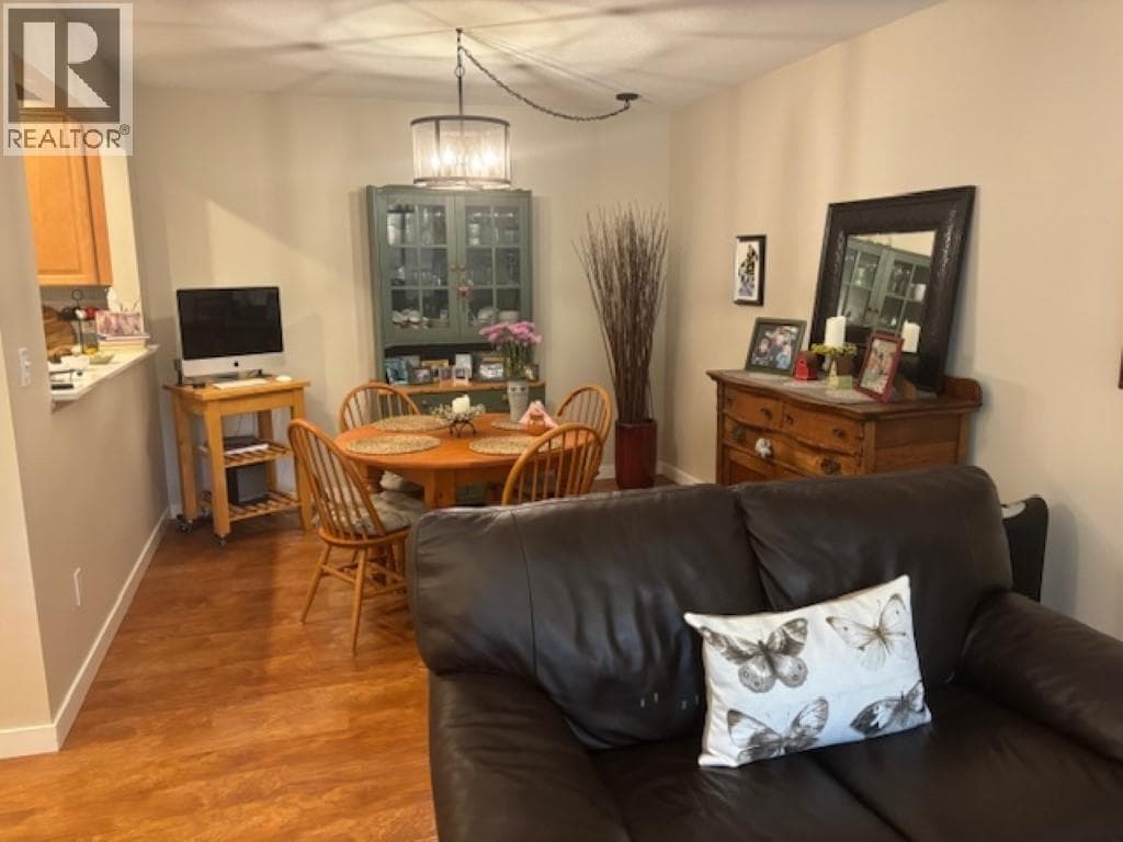327 1441 GARDEN PLACE photo 5