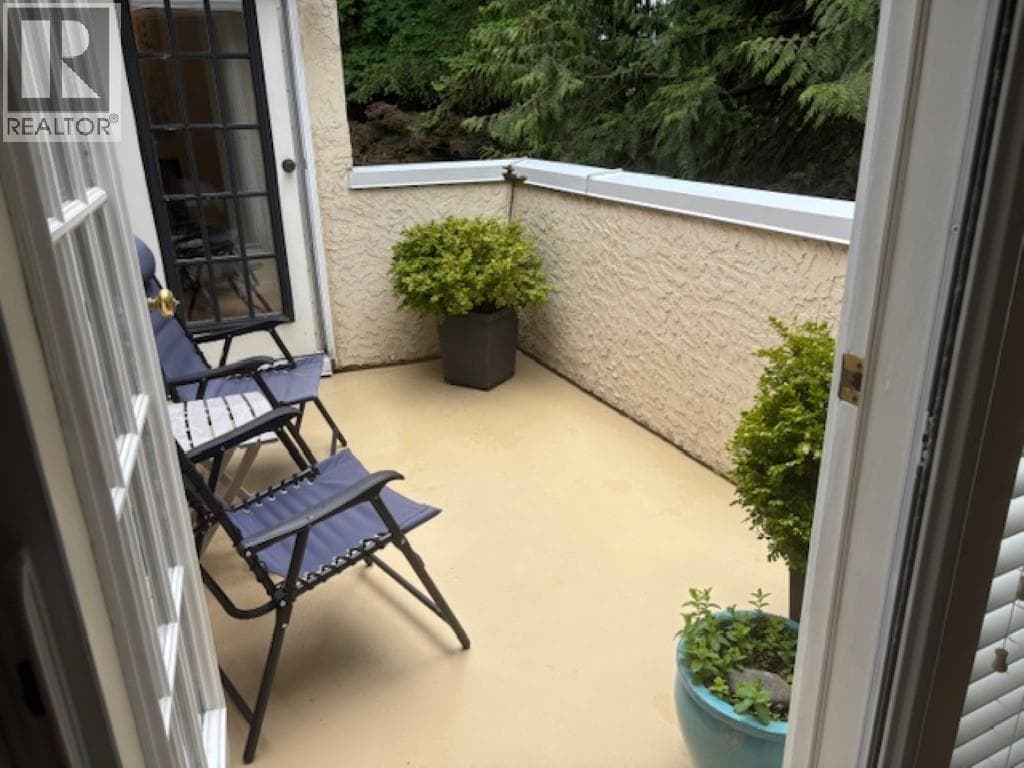 327 1441 GARDEN PLACE photo 3