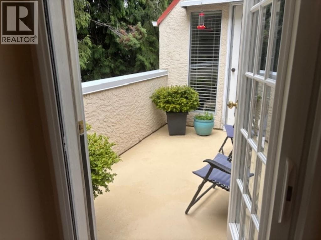 327 1441 GARDEN PLACE photo 4