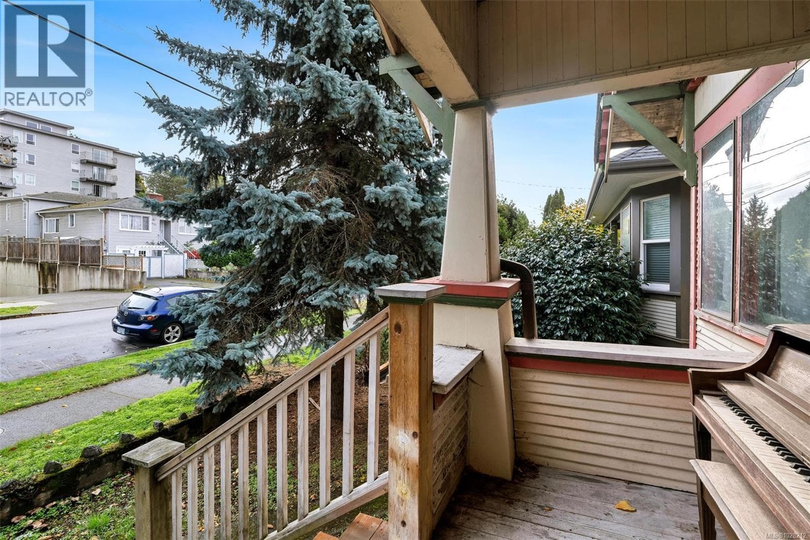2652 Blackwood St photo 2
