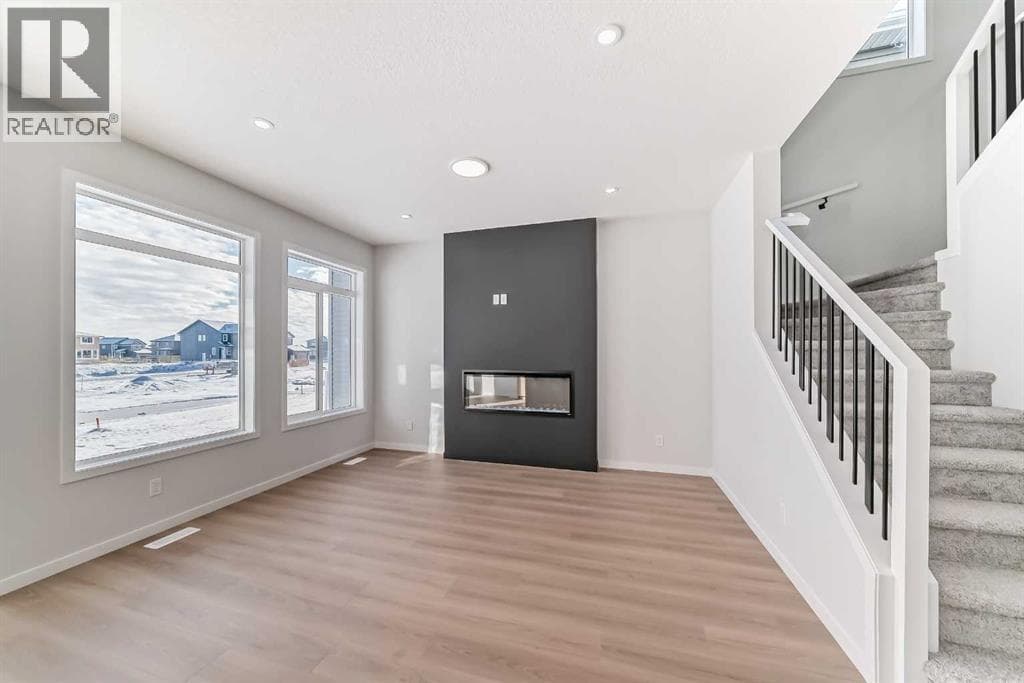 374 Corner Glen Way NE — photo 4